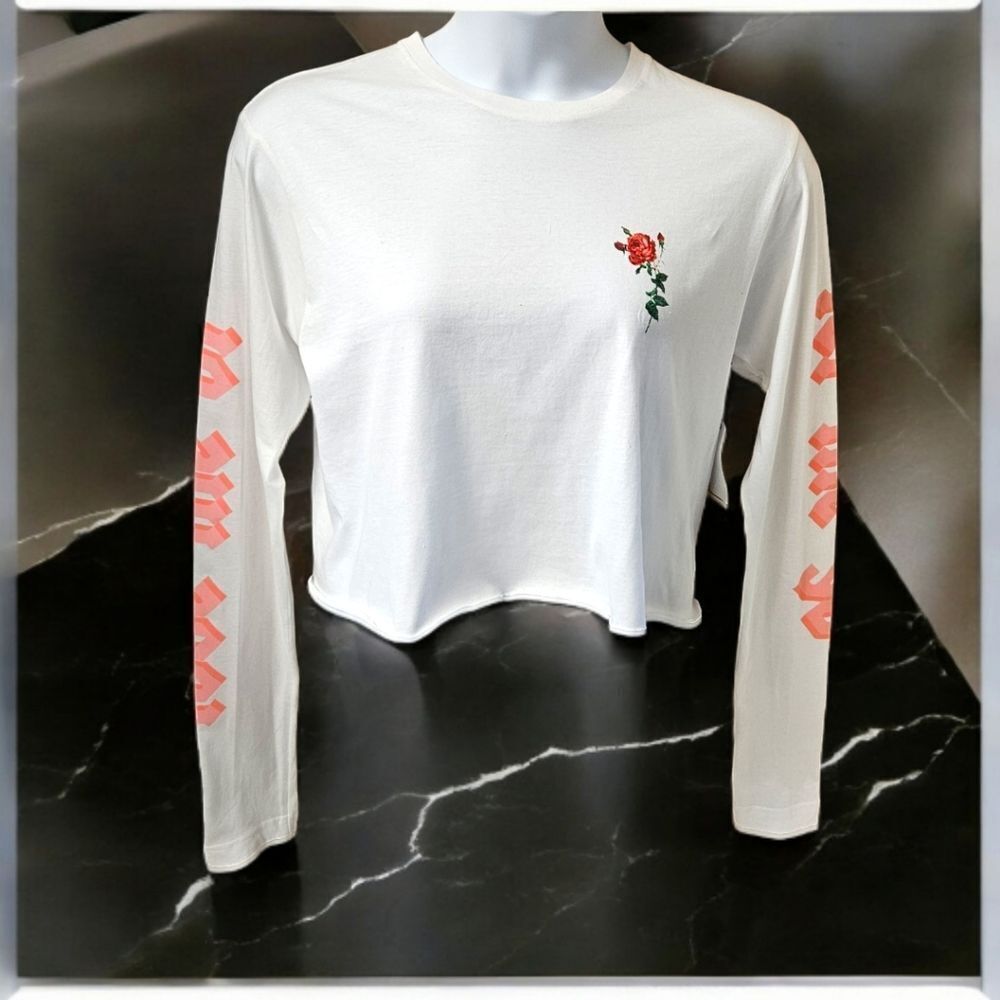 ZUMIEZ Women's LongSleeve Leopard Rose  Love Me Or Let Me Go Cropped Top Size M